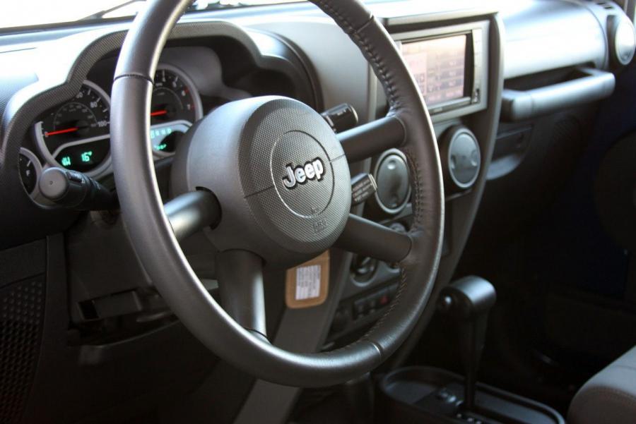  Jeep Wrangler Unlimited Rubicon 4x4 2009 года  (фото 20 из 36)